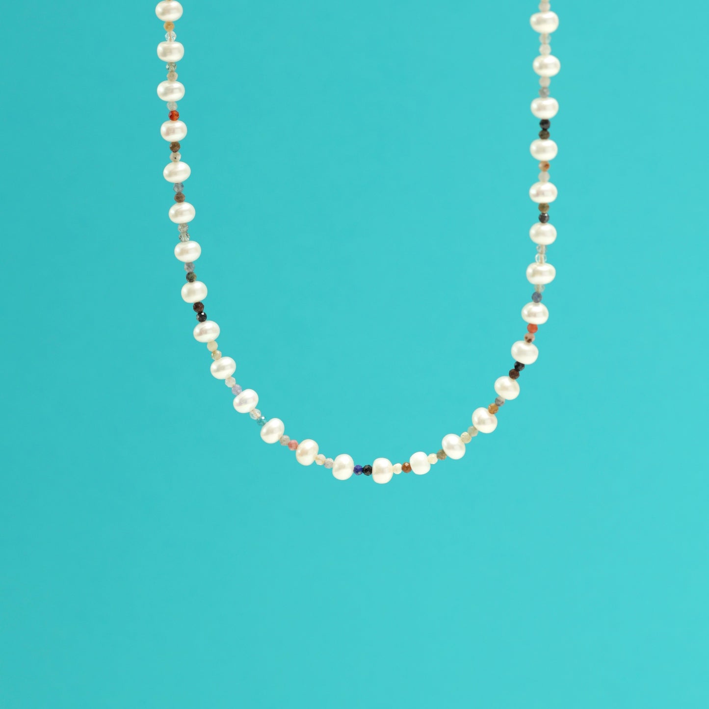 Colors pearl necklace